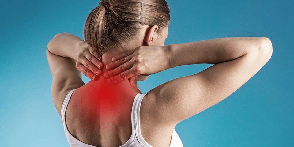 ۷ تمرین سریع و ساده برای کاهش درد گردن