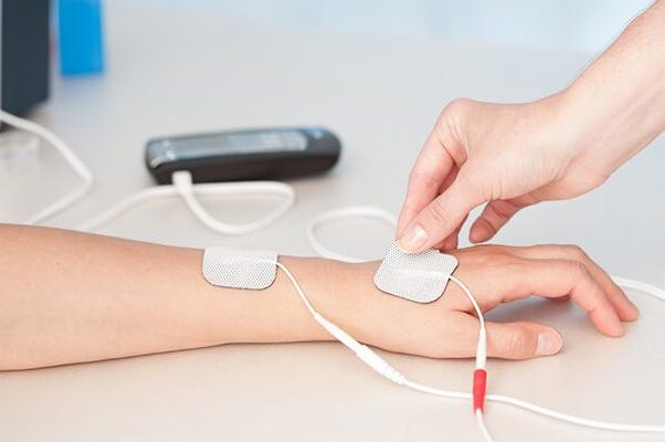 فیزیوتراپی دست چگونه انجام می‌شود؟