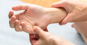 حرکات فیزیوتراپی انگشت شست دست