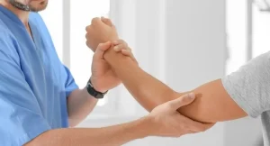 فیزیوتراپی آرنج دست در رشت