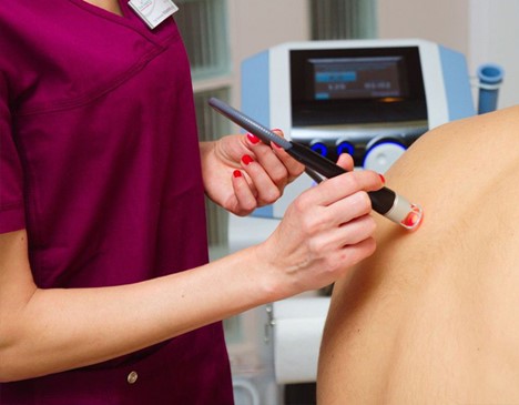 لیزر پرتوان در رشت، روش نوین فیزیوتراپی برای کاهش درد و ترمیم بافت