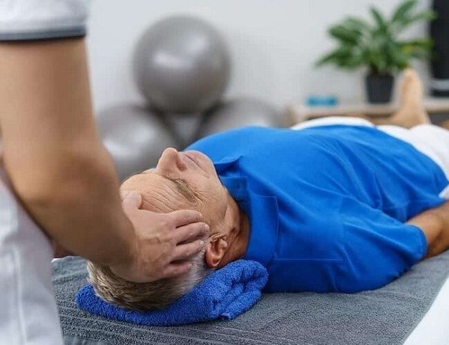 فیزیوتراپی در درمان سردرد؛ آیا مؤثر است؟