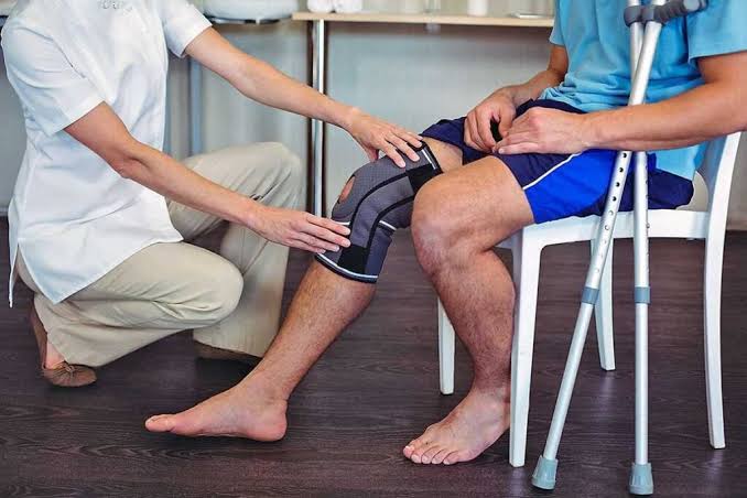 آرتروز زانو و فیزیوتراپی؛ آیا می‌توان بدون جراحی درمان کرد؟