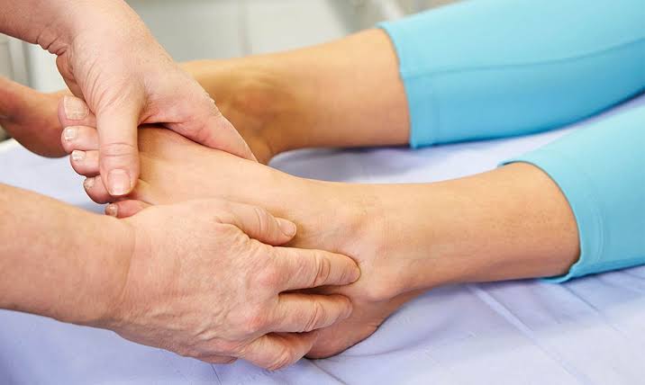 فیزیوتراپی مچ پا بعد از پیچخوردگی؛ مراحل تا بازگشت به ورزش