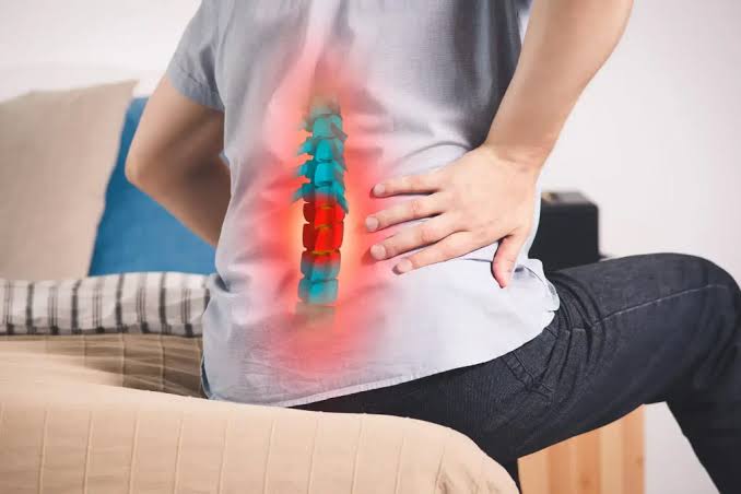 تفاوت سیاتیک با دیسک کمر؛ چگونه تشخیص دهیم؟