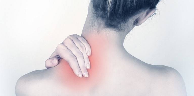 درد گردن و شانه در رشت؛ دلایل شایع و نقش فیزیوتراپی