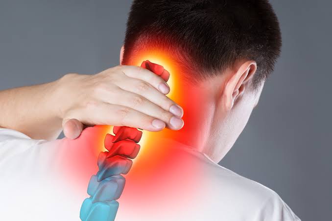 درد گردن و شانه در رشت؛ دلایل شایع و نقش فیزیوتراپی