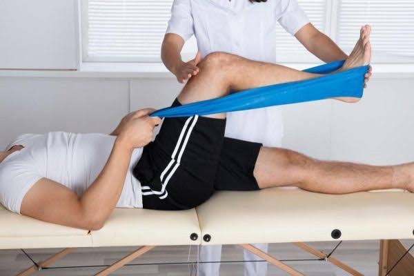 فیزیوتراپی بعد از شکستگی در رشت؛ چرا دوره توانبخشی اهمیت دارد؟