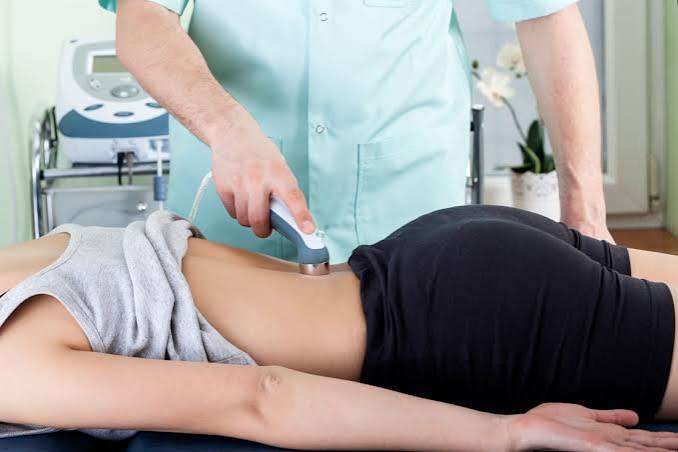 فیزیوتراپی برای دیسک کمر در رشت؛ از کاهش درد تا بازگشت به فعالیت