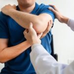 چه زمانی برای درد عضلانی باید به فیزیوتراپیست در رشت مراجعه کنیم؟