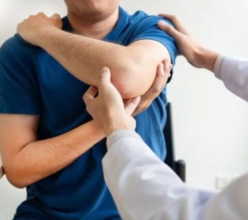 چه زمانی برای درد عضلانی باید به فیزیوتراپیست در رشت مراجعه کنیم؟